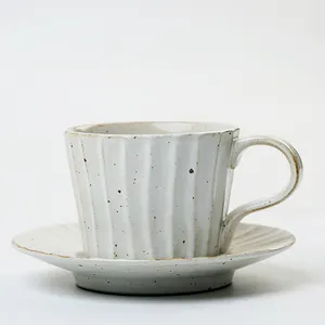Tazas de café y platillos de cerámica japonesa personalizados, juegos de té de la tarde hechos a mano para cafetería, oficina, hogar