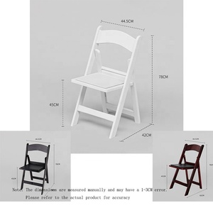 <span class=keywords><strong>เก้าอี้</strong></span><span class=keywords><strong>พับ</strong></span>สีขาวกันน้ำพร้อมพนักพิง ดีไซน์ทันสมัย ทนทาน ผลิตจากพลาสติกเรซิ่นสำหรับใช้งานกลางแจ้ง เหมาะสำหรับงานแต่งงานและงานเลี้ยง - Product Image 2