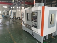 Fraiseuse verticale CNC miniature VMC650, broche unique, système de contrôle GSK, prix compétitif, guide linéaire, cône de broche BT30