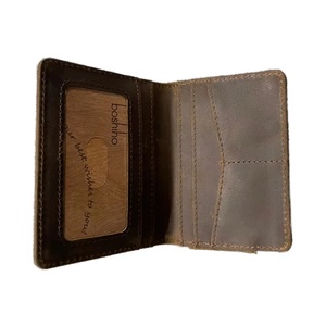 กระเป๋าสตางค์หนังวัวแท้ Napa ยี่ห้อ Boshiho แบบพับสองตอน สไตล์วินเทจ สลักลายด้วยเลเซอร์ พร้อมช่องใส่บัตร ปิดแบบเปิด สีดำ - Product Image 1