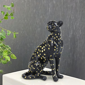 Estantería de mesa de oficina en casa moderna, escultura de decoración de Pantera, estatua de leopardo de resina negra con lunares dorados - Product Image 2