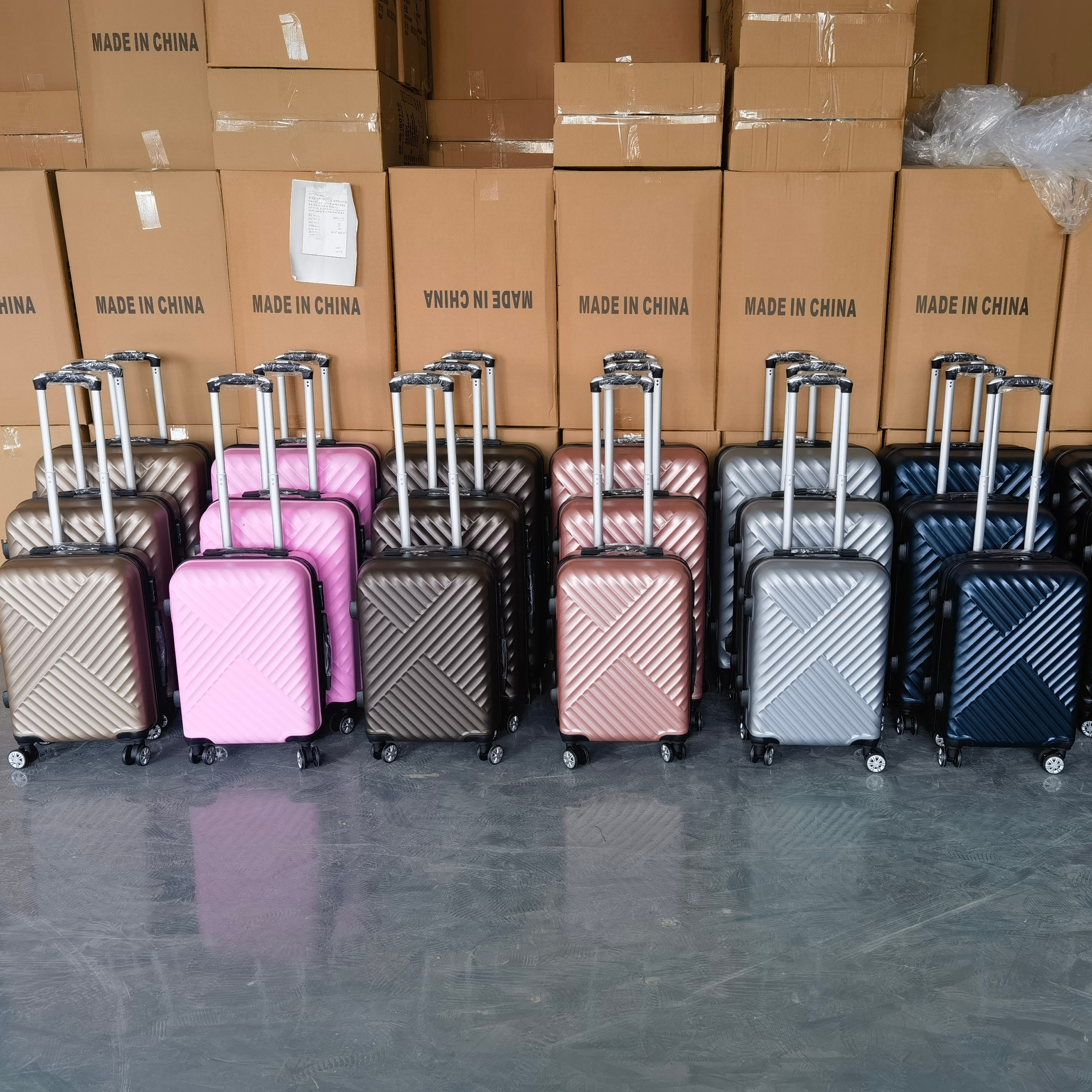 VEVA Summit Luggage Durable, Customizable, and Versatile