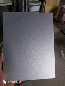Pintura acrílica semibrillante de madera blanca y negra, satinada resistente a los arañazos a base de agua para aplicación de pulverización impermeable, revestimiento líquido - Product Image 4