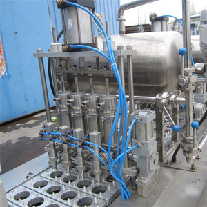 Machine d'emballage haute précision pour boîtes à repas rapides en plastique PP à quatre compartiments et bols en aluminium, remplissage et scellage de précision - Product Image 2