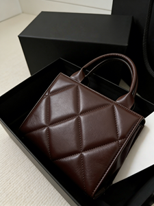 Sacs fourre-tout en papier kraft de luxe pour femmes, nouvelle collection 2025, vente en gros par des designers renommés, style minimaliste, tendance, best-seller - Product Image 2