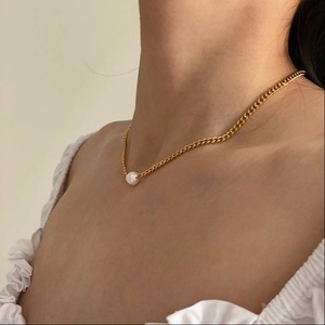 Collar de Cadena Cubana de Acero Inoxidable Personalizado con Dije de Perla, Chapado en Oro de 18K, Joyería Elegante de Moda Francesa para Mujer - Product Image 3
