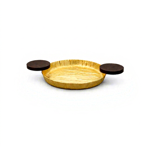 Plateau de service rond plaqué or avec deux poignées en bois, finition polie, pour usage domestique, en gros chez White Royals - Product Image 1