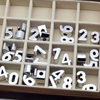 Perles acryliques argentées en gros de 0 à 9, grandes, pour la fabrication de sacs DIY, de porte-clés perlés faits à la main et de pendentifs alphabet anglais