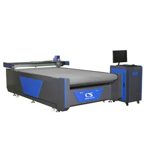 Kumaş tekstil kumaş kumaş giyim sanayi kesme ekipmanları CNC salınan bıçak kesme makinesi ile Flatbed masa