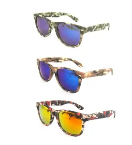 ¿Promoción gafas de sol de plástico de logotipo personalizado barato de camuflaje color gafas de sol polarizadas lente espejo gafas de sol con bisagra de metal?