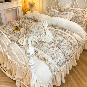Set Copripiumino Moderno Eco-Friendly in Velluto Corallo con Motivo Floreale Pastorale Francese, Copripiumino con Balze in Pizzo da Principessa e Sottolletto a Balze Stile Fatato - Product Image 2