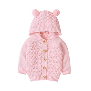 Usine OEM Pull unisexe en tricot de coton pour bébés garçons filles Pull élégant en laine douce coton biologique avec boutons sur le devant Motif coloré d'automne - Product Image 1