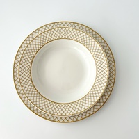 Vaisselle en céramique en treillis doré chic Ensemble d'assiettes et de bols exquis Idéal pour les banquets et les repas quotidiens Fourniture de vaisselle haut de gamme