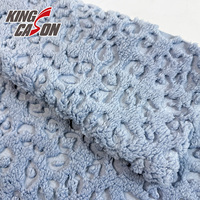 Kingcason 100% polyester, chaud et doux pour la peau, couleur personnalisable, sherpa gaufré d'un côté pour pyjamas, vêtements, textile de maison