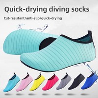Chaussures de plage et de plongée en apnée de style nouveau, unisexes, pour enfants, à semelle souple, séchage rapide, antidérapantes, résistantes aux coupures, imperméables