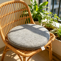 Coussin de siège en feutre polyester épaissi personnalisé OEM ODM avec logo, antidérapant et isolant thermique, pour chaises de bureau du personnel d'entreprise