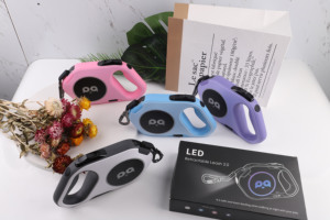 Correa Retráctil para Perro 2025, Nueva y Mejorada, con Luz <span class=keywords><strong>LED</strong></span> Intermitente para Paseos al Aire Libre - Product Image 5