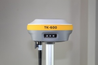 Équipement de topographie RTK TopTech GNSS TK600 avec double caméra laser, indice de protection IP68, fréquence de mise à jour de 20 Hz pour la topographie terrestre et les infrastructures