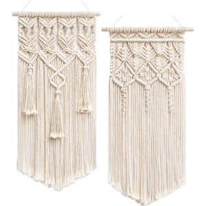 Arazzo da Parete Moderno Fatto a Mano in Macramè di Cotone Ecologico con Design Geometrico Verticale per Arredamento Boho - Product Image 1