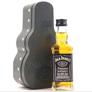 Bouteilles de spiritueux en verre transparent de Shandong, 50 ml, avec bouchon noir, scellées, pour whisky et <span class=keywords><strong>rhum</strong></span>, vides, vente en gros du fabricant - Product Image 4