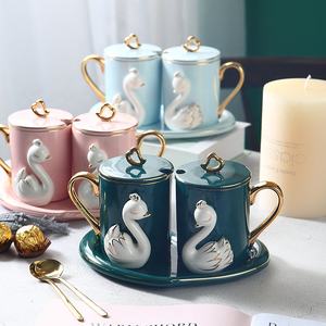 Taza Cygnet para amantes Par de Taza de cerámica creativa con tapa Regalo de cumpleaños de boda - Product Image 1