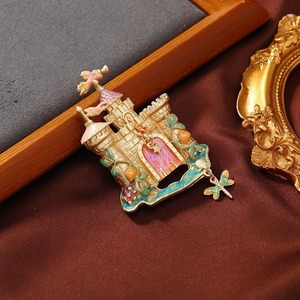 Broches Clásicos Vintage de Cristal con Diseño de Castillo de Elfo de Fantasía para Mujeres y Hombres, Pines Esmaltados Retro de Edificios, <span class=keywords><strong>Regalo</strong></span> - Product Image 2