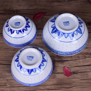 Vente en gros de bols à ramen en porcelaine céladon <span class=keywords><strong>bleu</strong></span> et blanc rétro de Jingdezhen, écologiques, avec logo personnalisé pour utilisation en restaurant - Product Image 5