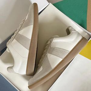 Chaussures de marque de qualité supérieure en cuir véritable, plates et décontractées pour hommes et femmes, sportives, élégantes, à lacets, confortables pour la marche - Product Image 1