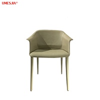 Chaise de salle à manger italienne classique de luxe moderne à coque souple avec accoudoirs chaises de Restaurant siège et dossier en cuir dur rembourré