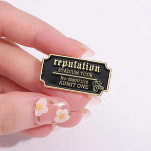 Broche d'<span class=keywords><strong>album</strong></span> de musique sur le thème des fées Insigne de billet de concert imprimé UV Accessoires d'alphabet de festival Broche en fonte pour les réputations de souvenirs - Product Image 1