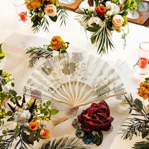 Elegantes Abanicos Plegables de Seda de Bambú Blanco, Arte Popular, Regalo de Boda, Diseño de Flores Pintadas en Bambú, Grabado Personalizado - Product Image 3