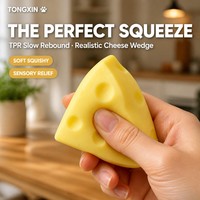 TONGXIN Jouet anti-stress réaliste en forme de fromage suisse triangulaire en TPR non toxique, à rebond lent, pour les gourmings, personnalisable OEM