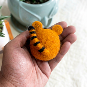 Mini Decoraciones de Tigre de Fieltro y Lana, Juguetes Redondos de Punto Coloridos para Niños - Product Image 2