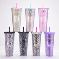Accessoires promotionnels de verres en plastique dégradés personnalisés Bouteille d'eau à nœud Tasses à café en plastique givrées avec couvercles et pailles