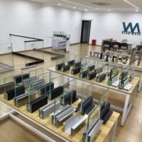 Garde-corps en verre trempé pour balcon de villa, design moderne, qualité supérieure, avec profilé en U en aluminium pour intérieur, balustrade sans cadre, résistant à la rouille