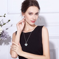 Changda Chine gros argent plaqué pierre de lave coeur forme parfum huile essentielle diffuseur parfum breloque médaillon collier