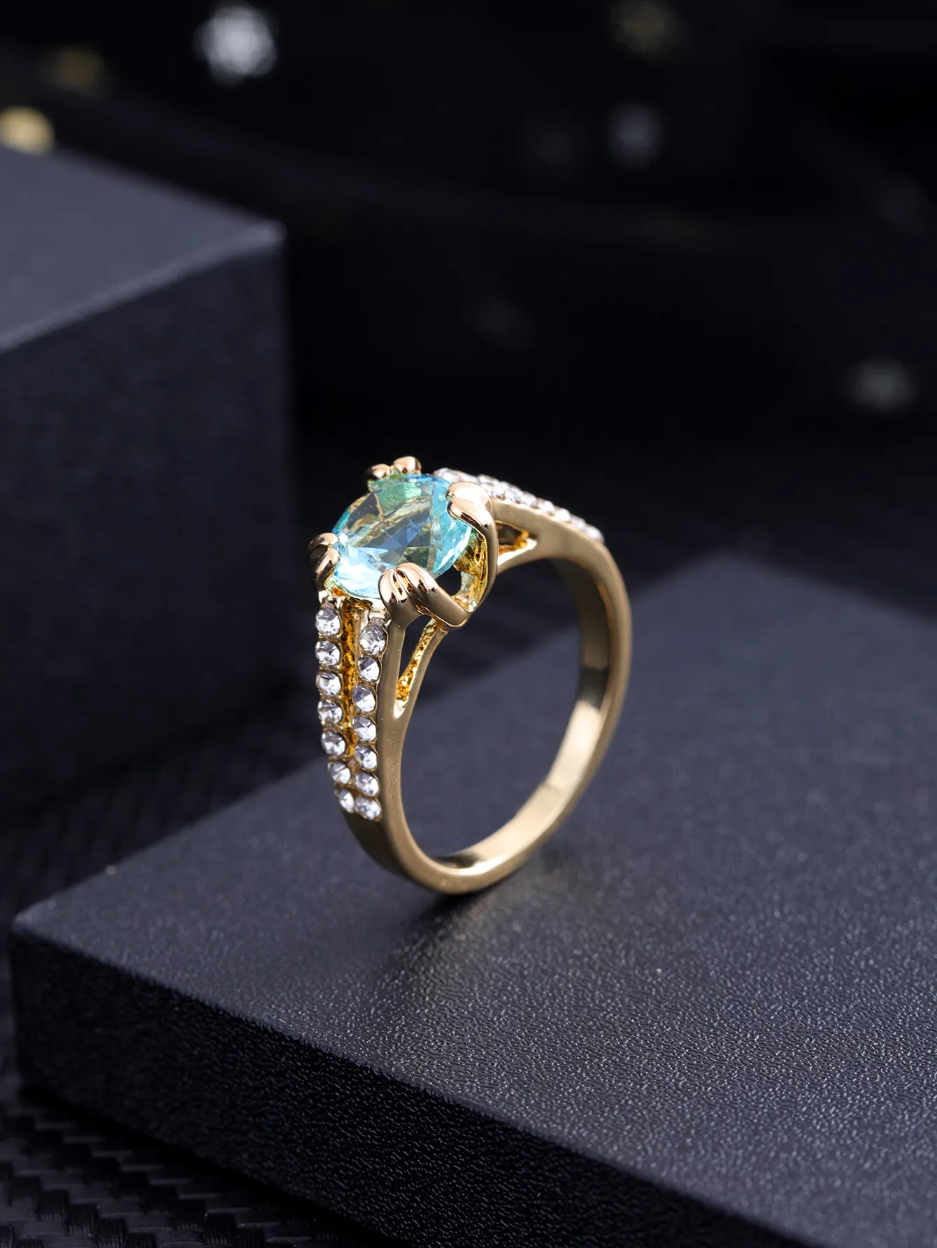 Cincin Wanita sehari-hari, Perhiasan Eropa elegan dan elegan angin canggih zirkon hati biru kasual