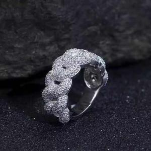 Anillo de Lujo de Plata de Ley 925 con Moissanita y Diamante Cultivado en Laboratorio para Compromiso, Boda y Aniversario - Product Image 1