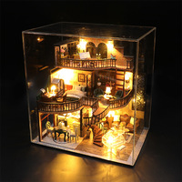 Rumah Boneka Arsitektur Vintage Miniatur Kayu Rakitan Tangan Buatan Seniman dengan Figurine