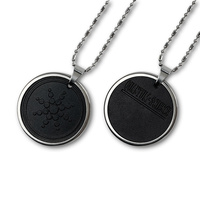 Pendentif quantique en pierre volcanique Hoonni Laval 45,5 mm avec cadre en acier inoxydable et option carte d'identité pour usage quotidien