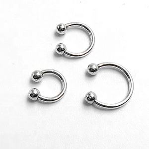 Vente en gros HIP HOP Barre circulaire 16G plaquée platine pour piercing de nombril, <span class=keywords><strong>tragus</strong></span>, homme, 1,2 mm, avec perle de 3 mm, barres en <span class=keywords><strong>fer</strong></span> à <span class=keywords><strong>cheval</strong></span> pour boucles d'oreilles - Product Image 1