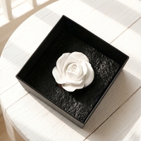Diffuseur d'huiles essentielles pour la maison, en stock, avec base en bois, fleur en porcelaine faite à la main, parfumée, en céramique, désodorisant en plâtre aromatique