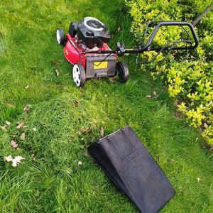 Tondeuse à gazon autotractée 161cc à essence, modèle 2020, très vendue - Product Image 2