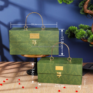 Boîte-cadeau en papier de texture vintage de luxe avec poignée en métal pour faveurs de mariage - Product Image 2