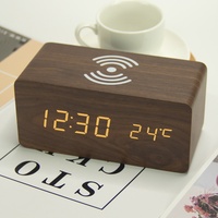 Beste cadeau promotionele slimme bureautafel nachtkastje digitale draadloze oplader telefoonoplader elektrische houten LED wekker