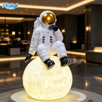 北欧创意宇航员太空人树脂模型雕塑手工彩绘155X100CM商店橱窗展示商务礼品