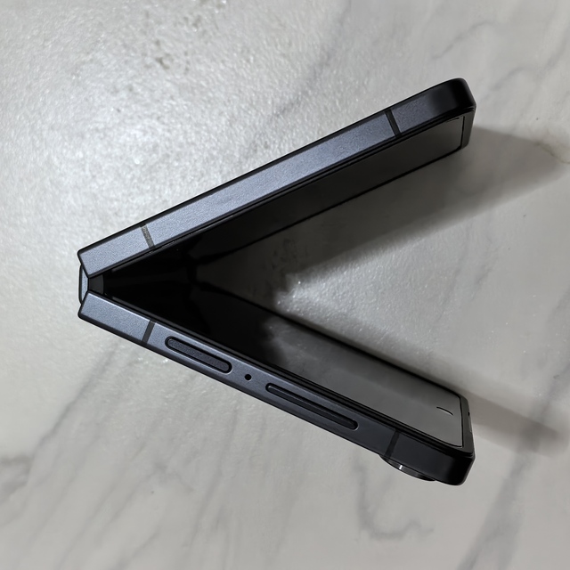 Hot Selling 5G Smartphone Android Mobile Phone Korean Brand Used Good Quality Second Hand Z Flip 7 Phone
