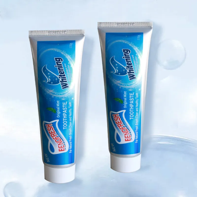 Aangepaste Hoge Kwaliteit Laag Schurende Milde Formule Fluoride Tanden Whitening Tandenborstel En Tandpasta Set