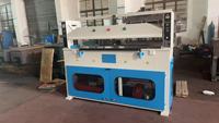 Machine de découpe CNC semi-automatique HUAHENG pour semelles en cuir et EVA, robuste et durable, avec moteur à roulement et contrôle PLC, 380V