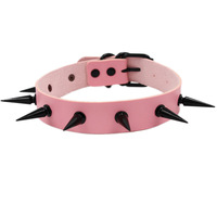 Nouveau design collier ras-du-cou gothique en cuir PU avec pointes métalliques, collier ras-du-cou punk sexy pour femme